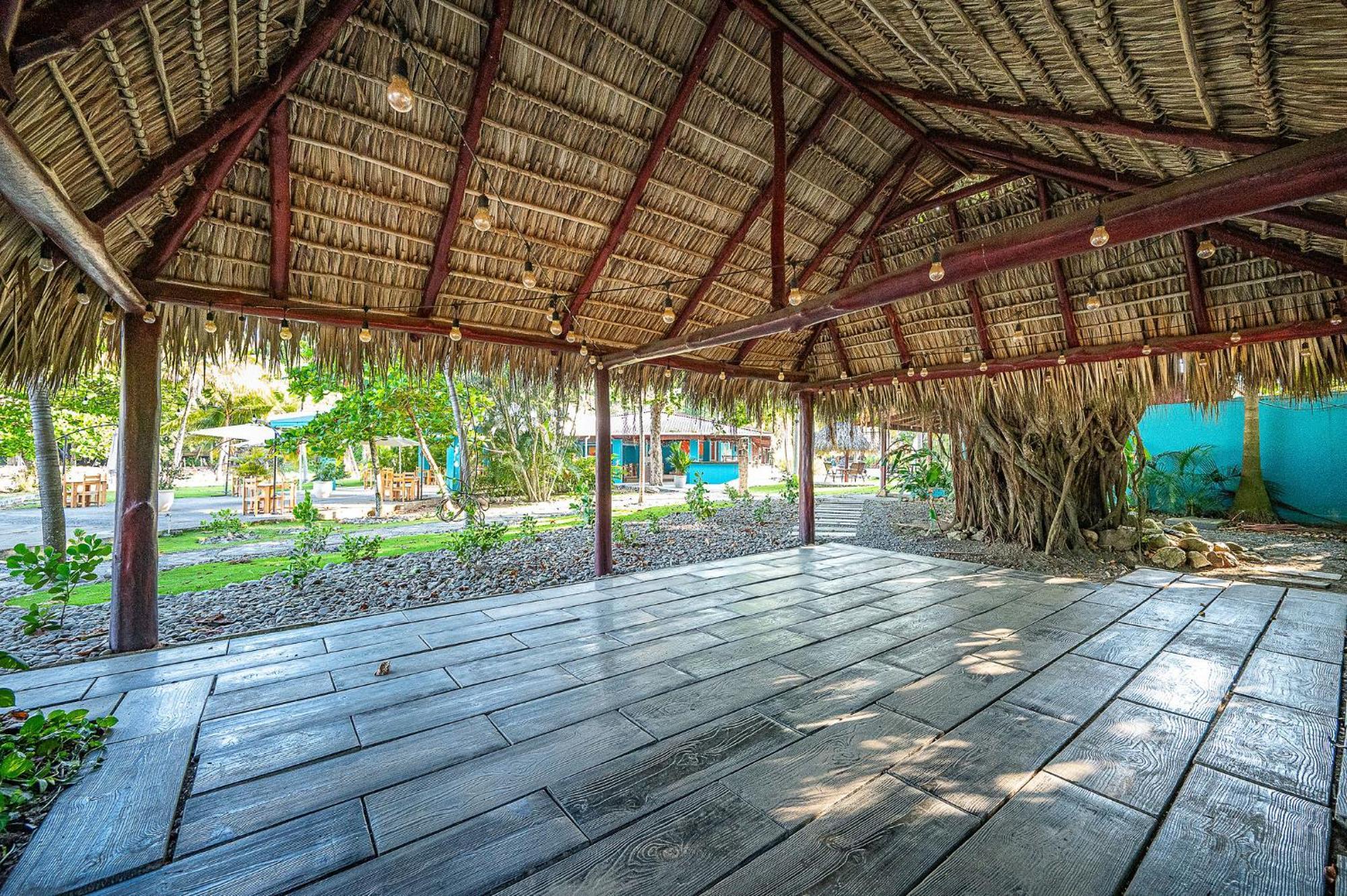 Beach Break Resort & Cr Surf Camp Jacó Kültér fotó