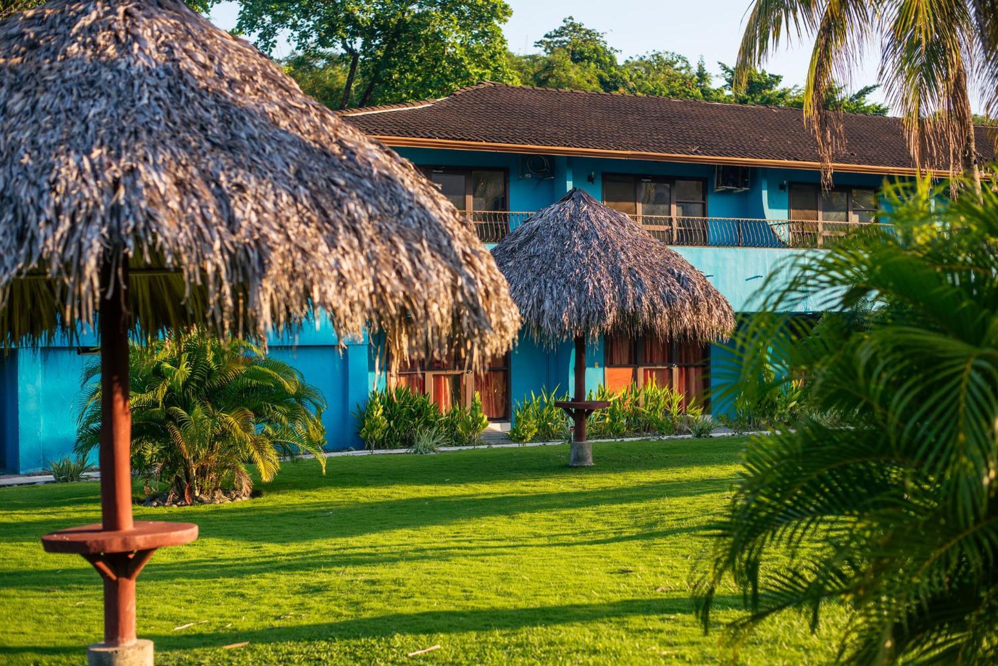 Beach Break Resort & Cr Surf Camp Jacó Kültér fotó