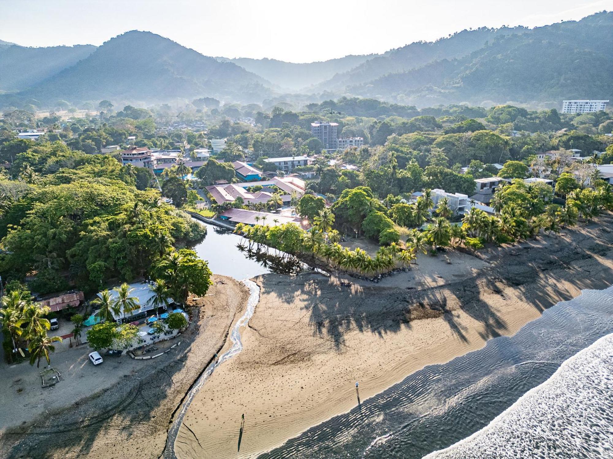 Beach Break Resort & Cr Surf Camp Jacó Kültér fotó