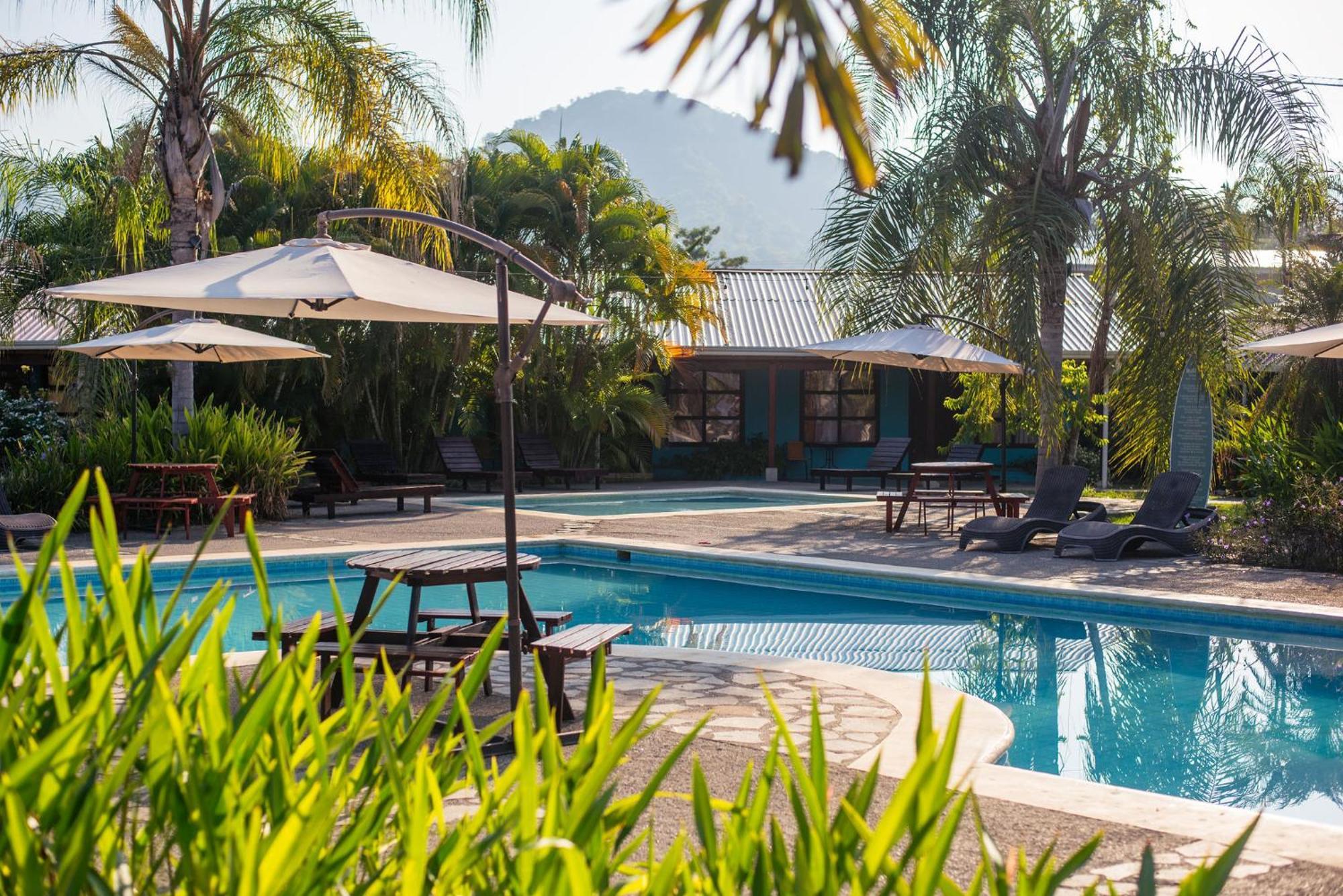 Beach Break Resort & Cr Surf Camp Jacó Kültér fotó