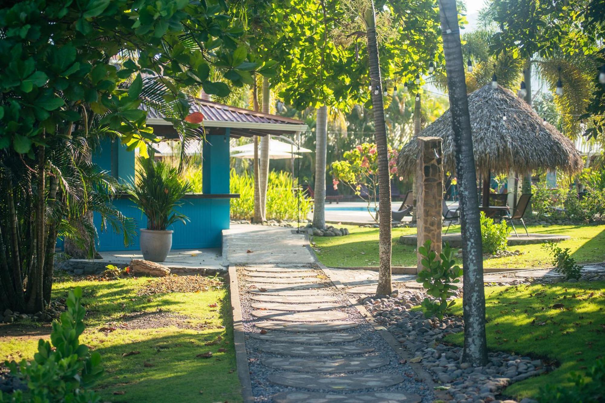 Beach Break Resort & Cr Surf Camp Jacó Kültér fotó