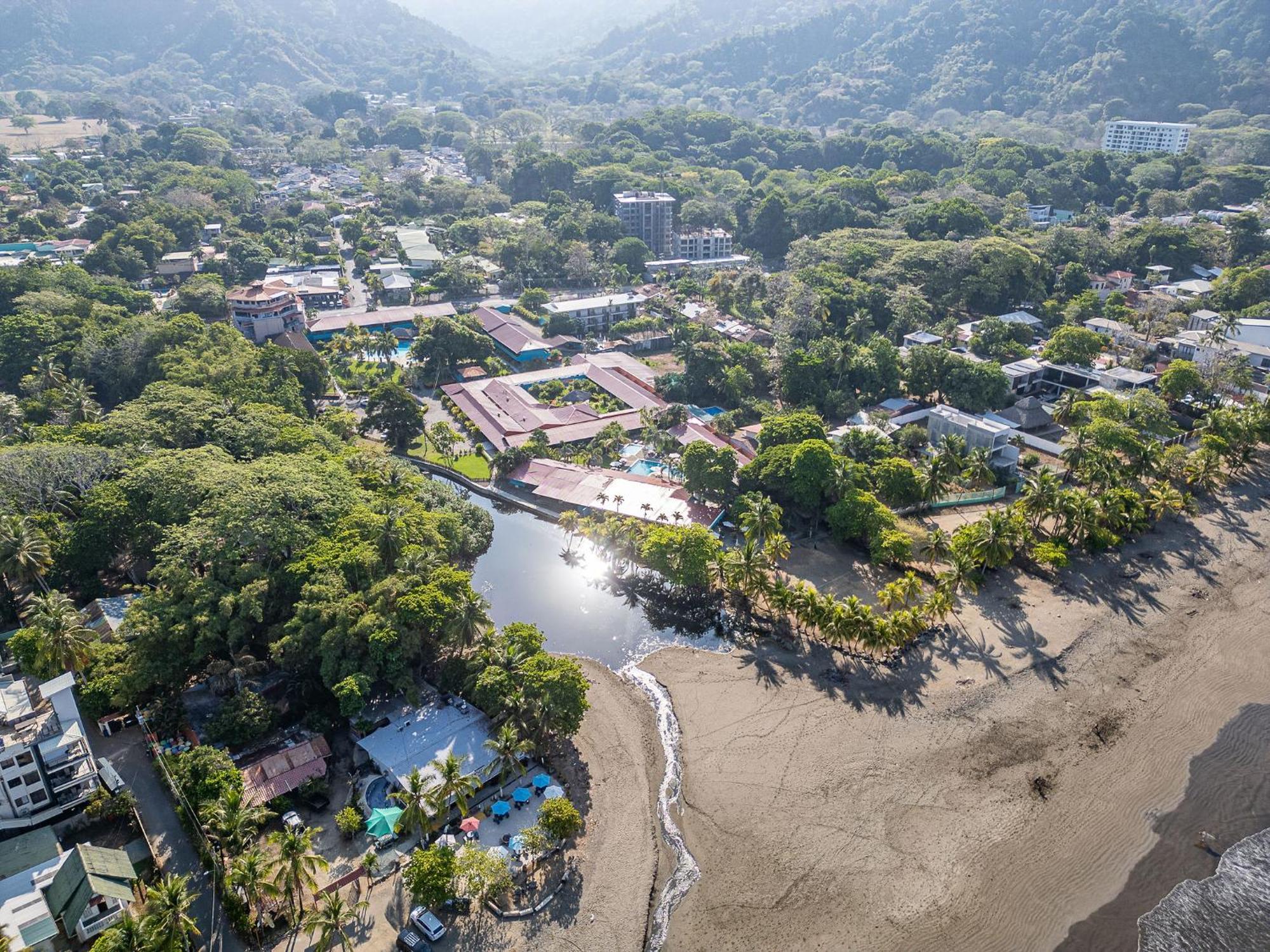Beach Break Resort & Cr Surf Camp Jacó Kültér fotó