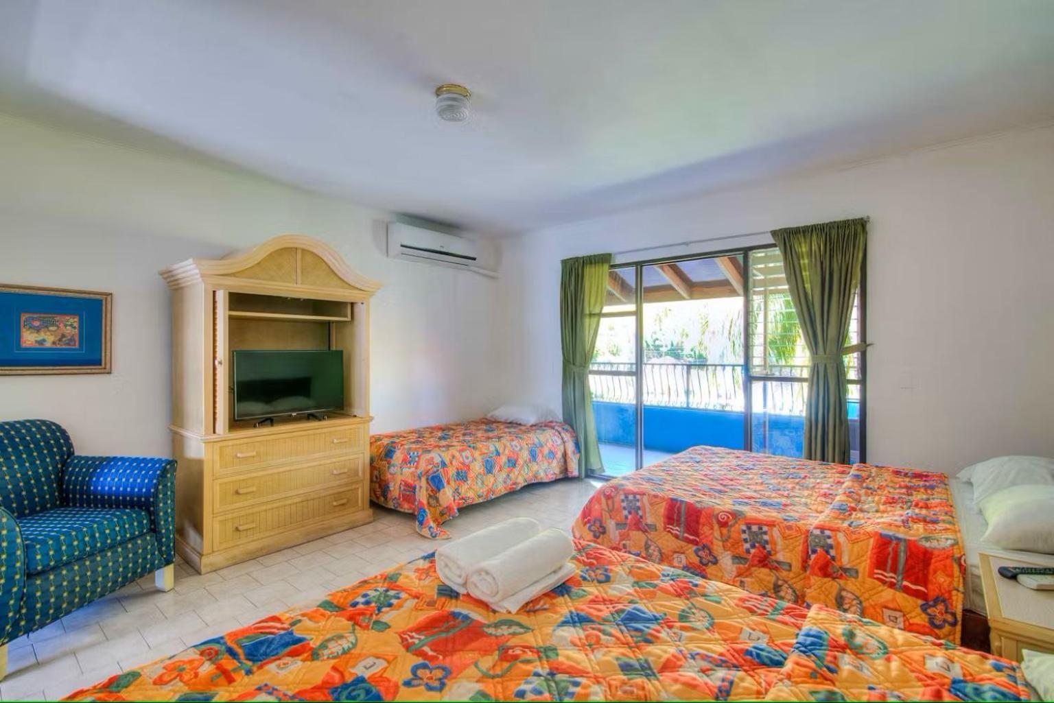 Beach Break Resort & Cr Surf Camp Jacó Kültér fotó